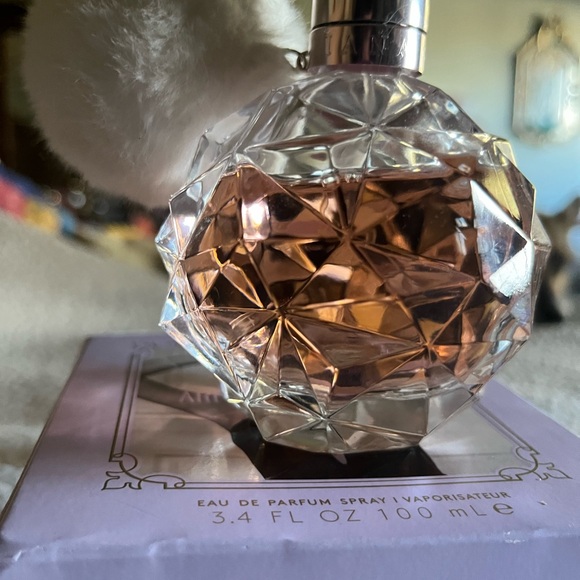 Ariana Grande fragrance in the box gently used - Picture 2 of 7